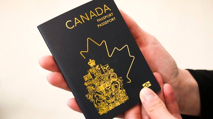 Canada Expands Online Passport Renewal for All Adults: Complete Guide